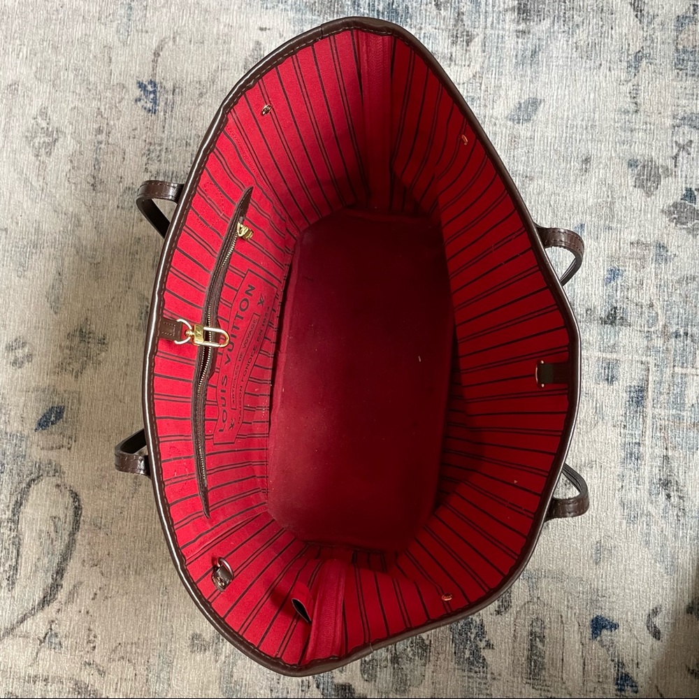 Louis Vuitton Neverfull Bag - Picture 8 of 11